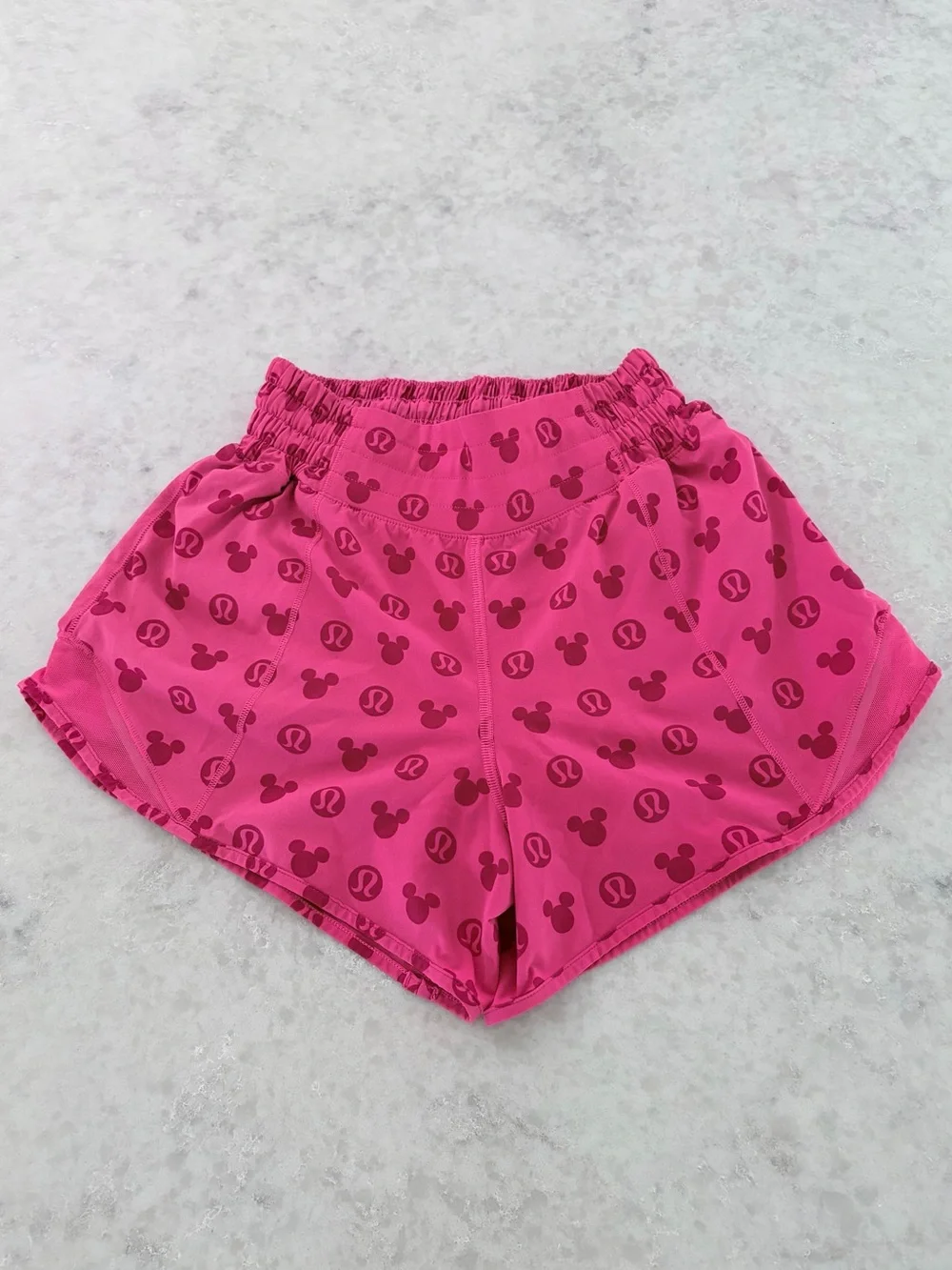 Disney x Lululemon Hotty Hot High-Rise Short 4" - Lip Gloss Pink / Size 0 - Picture 1 of 3